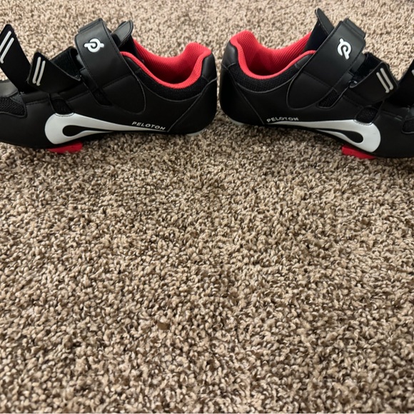 Peloton shoes cleats included. Men’s 9.5. - Picture 2 of 6